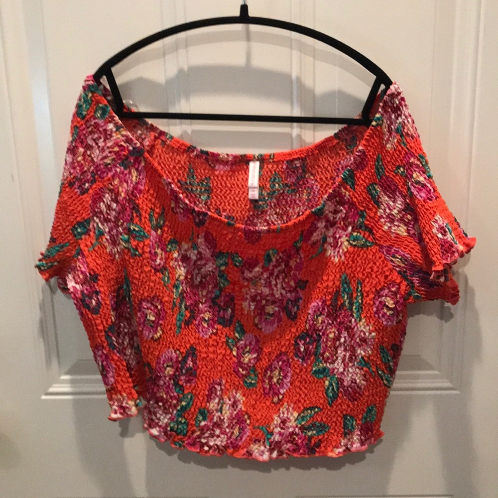 Floral stretchy crop top